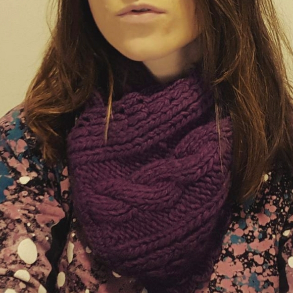 🔥 Plum Merino Rib Knit Spring Neckwarmer - Picture 5 of 5